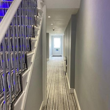 112 Gleneagle Road Rooms Londen Buitenkant foto