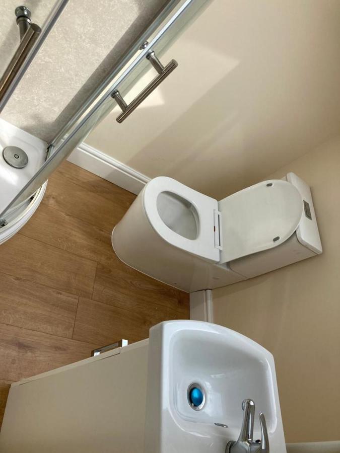 112 Gleneagle Road Rooms Londen Buitenkant foto