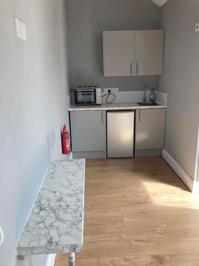 112 Gleneagle Road Rooms Londen Buitenkant foto